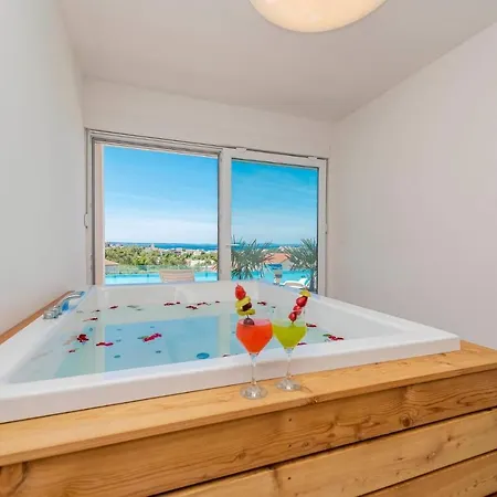 Andre Private Heated Pool, Jacuzzi, Sauna *