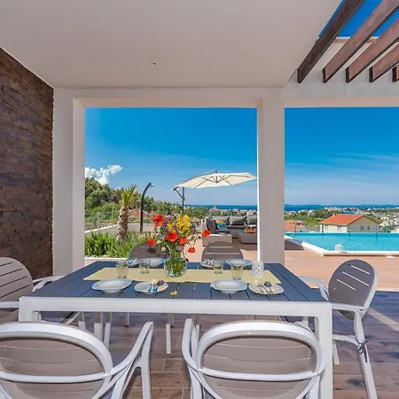 Andre Private Heated Pool, Jacuzzi, Sauna *