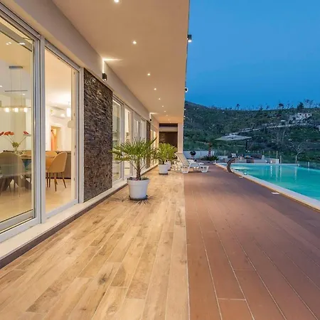 Villa Andre Private Heated Pool, Jacuzzi, Sauna *