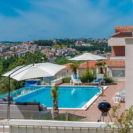 Andre Private Heated Pool, Jacuzzi, Sauna Villa *
