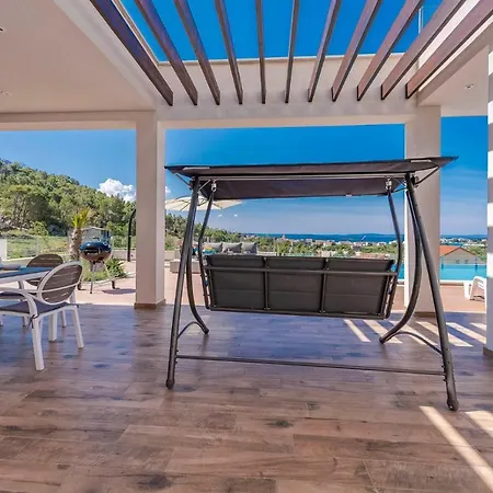 Andre Private Heated Pool, Jacuzzi, Sauna Villa *
